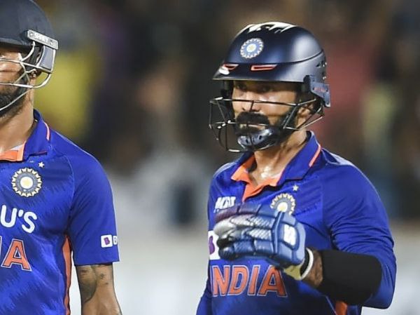 ಈ ಮೈಲಿಗಲ್ಲುಗಳ ಮೇಲೆ ಡಿಕೆ ಮತ್ತು ಇತರೆ ಆಟಗಾರರ ಕಣ್ಣು 