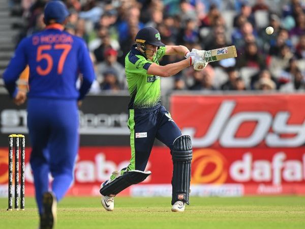 ಐರ್ಲೆಂಡ್ ಆಡುವ ಬಳಗ