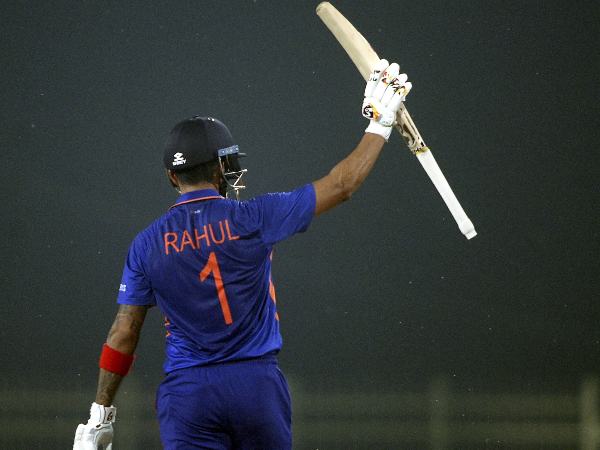 ಉತ್ತಮ ಪ್ರದರ್ಶನ ನೀಡುವ ರಿಷಭ್ ಪಂತ್, ದಿನೇಶ್ ಕಾರ್ತಿಕ್