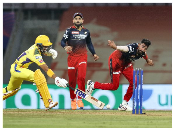 ಆರ್‌ಸಿಬಿ ರೀಟೈನ್ ಮಾಡಿದ್ದ 3 ಆಟಗಾರರಲ್ಲಿ ಸಿರಾಜ್ ಒಬ್ಬರು