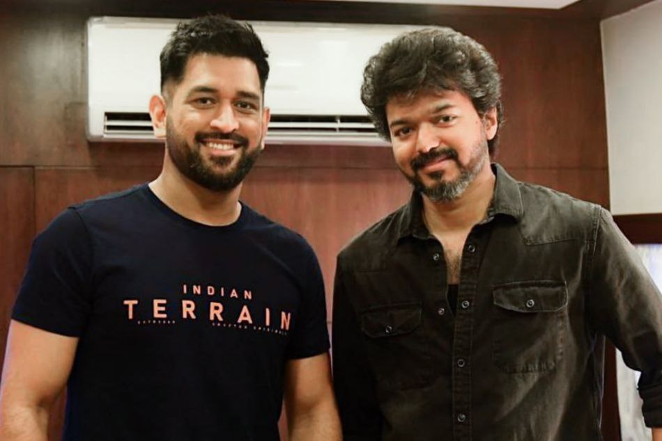 ಸಾಮಾಜಿಕ ಮಾಧ್ಯಮದಿಂದ ಮಾಹಿ ಸಾಕಷ್ಟು ದೂರ