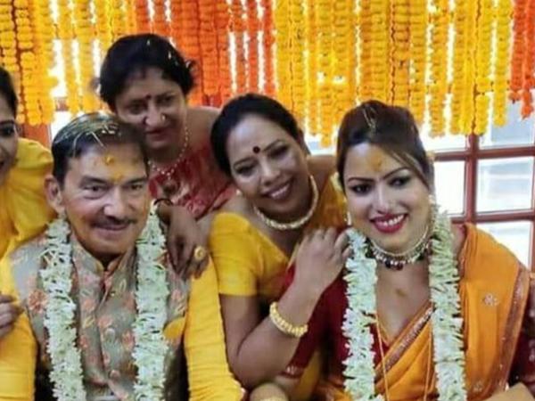 ಬುಲ್‌ಬುಲ್ ಸಹಾ ಒಂದು ಶಾಲಾ ಶಿಕ್ಷಕಿ