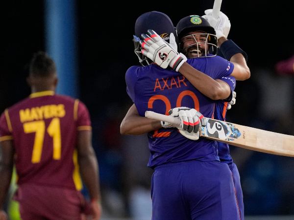 ಅಕ್ಷರ್ ಪಟೇಲ್ ಔಟಾಗದೇ 64 ರನ್