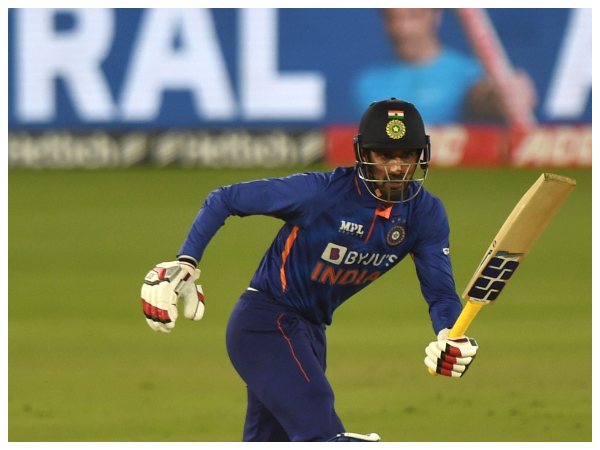 ಮಿಂಚುತ್ತಿದ್ದಾರೆ ದೀಪಕ್ ಹೂಡಾ