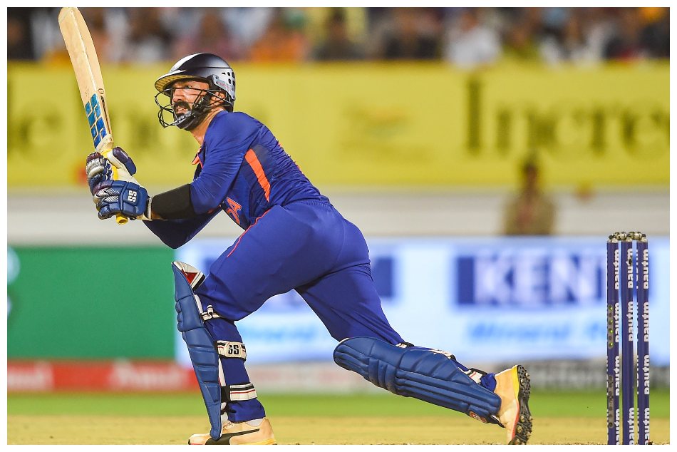 ಶಿಖರ್ ಧವನ್‌ಗೆ ಮಾತ್ರ ಇದು ಸಾಧ್ಯ ಎಂದ ದಿನೇಶ್ ಕಾರ್ತಿಕ್