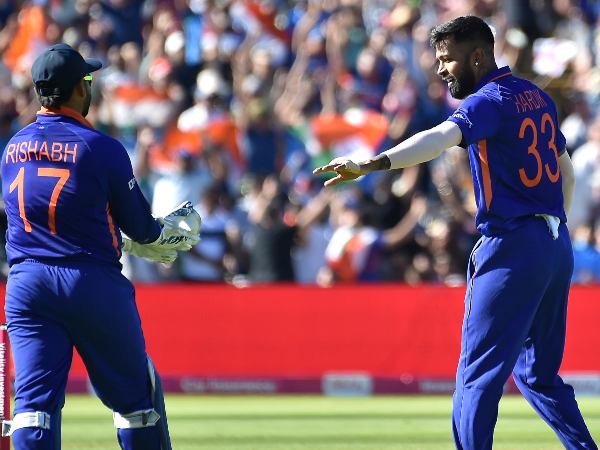 ಶೇನ್ ವ್ಯಾಟ್ಸನ್ ಮಾತ್ರ ಅರ್ಧಶತಕ ಮತ್ತು ನಾಲ್ಕು ವಿಕೆಟ್ ಪಡೆದಿದ್ದಾರೆ