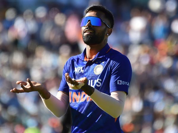 ಟಿ20 ಮತ್ತು ಏಕದಿನ ಸರಣಿಗಳಲ್ಲಿ 4/33 ಮತ್ತು 4/24 