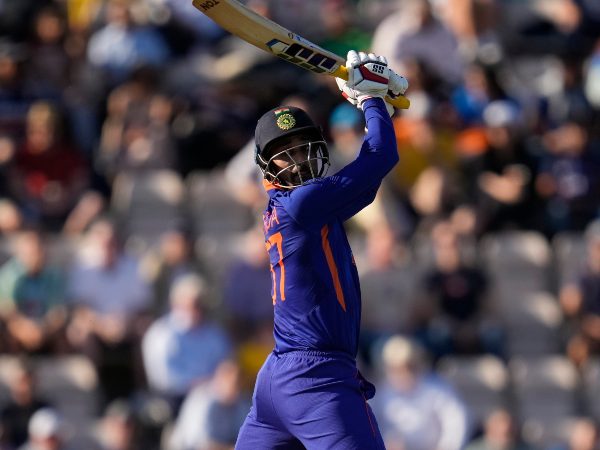 ಚೊಚ್ಚಲ ಟಿ20 ಶತಕವನ್ನು ಗಳಿಸಿದ ನಂತರ ದೀಪಕ್ ಹೂಡಾ 