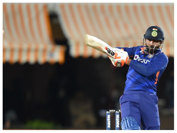 ರವೀಂದ್ರ ಜಡೇಜಾ ಬೊಂಬಾಟ್ ಬ್ಯಾಟಿಂಗ್