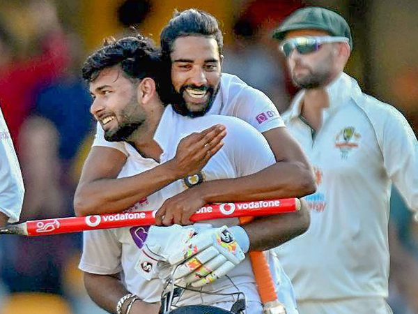 ಇಂಗ್ಲೆಂಡ್ ಅಥವಾ ಭಾರತದಿಂದ ಆದಾಯ