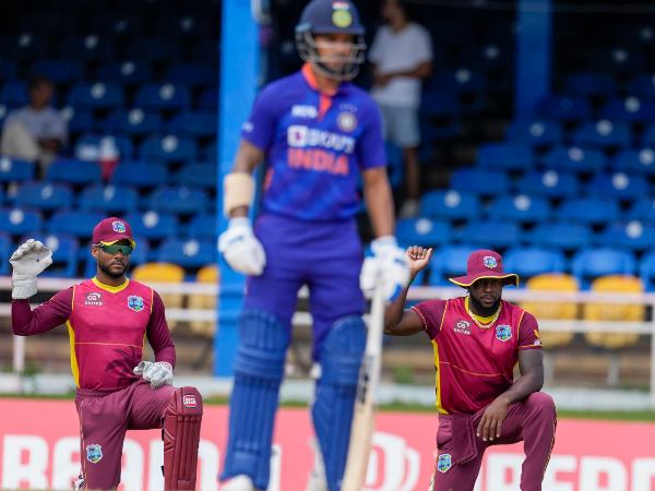 ಧವನ್-ಗಿಲ್ ಜೊತೆಯಾಟವನ್ನು ಕೊನೆಗೊಳಿಸಿದ ಹೇಡನ್ ವಾಲ್ಷ್ ಧವನ್-ಗಿಲ್ ಜೊತೆಯಾಟವನ್ನು ಕೊನೆಗೊಳಿಸಿದ ಹೇಡನ್ ವಾಲ್ಷ್