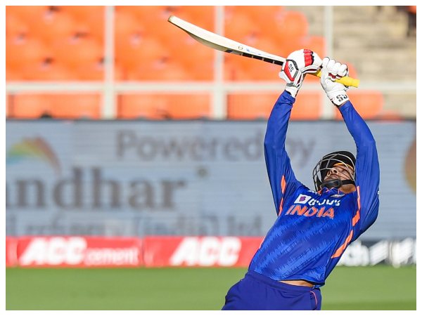 ಮೊದಲ ಭರ್ಜರಿ ಬ್ಯಾಟಿಂಗ್ ಪ್ರದರ್ಶಿಸಿದ ಭಾರತ