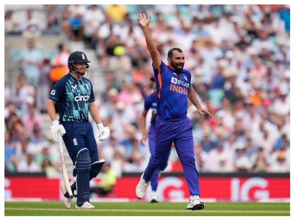 ಇತ್ತಂಡಗಳ ಆಡುವ ಬಳಗ 