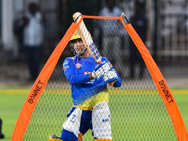 ಧೋನಿ ಯಾವುದೇ ಆಡಂಬರವಿಲ್ಲದೆ ಸಾಮಾನ್ಯ ರೋಗಿಯಂತೆ ಬರುತ್ತಾರೆ