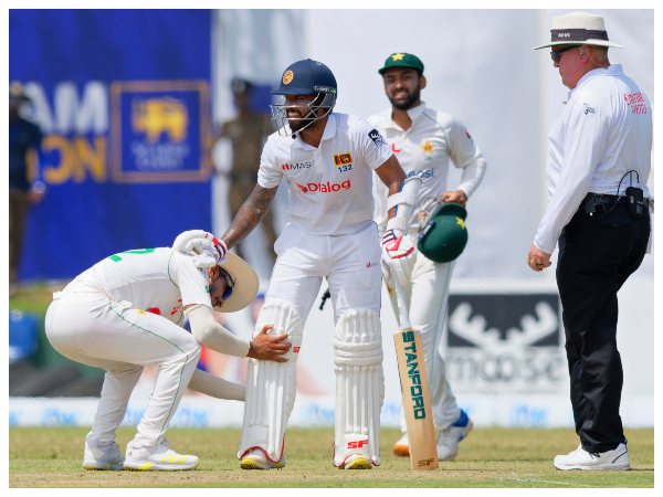 ಎರಡು ತಂಡಗಳ ಆಡುವ ಬಳಗ