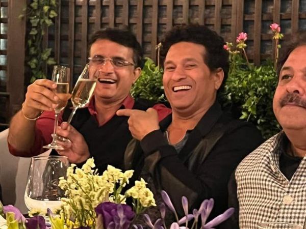 ಗೆಳೆಯನ ಹುಟ್ಟುಹಬ್ಬಕ್ಕಾಗಿ ಇಂಗ್ಲೆಂಡ್ನಲ್ಲಿ ಸಚಿನ್ ಹಾಜರ್ ಗೆಳೆಯನ ಹುಟ್ಟುಹಬ್ಬಕ್ಕಾಗಿ ಇಂಗ್ಲೆಂಡ್ನಲ್ಲಿ ಸಚಿನ್ ಹಾಜರ್