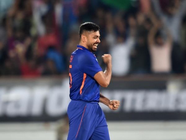 4. ಅವೇಶ್ ಖಾನ್ 