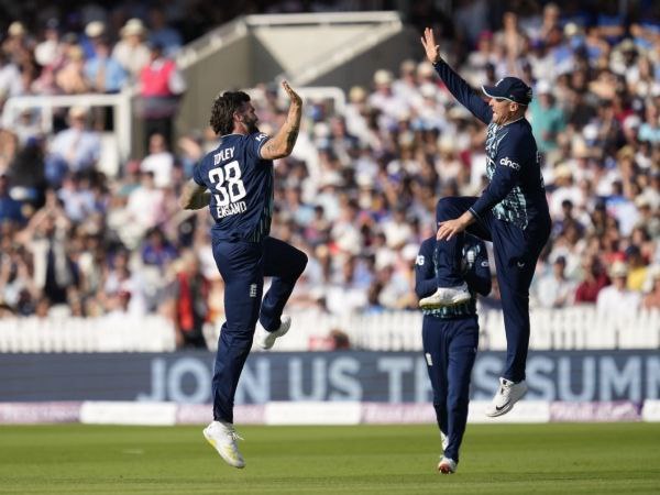 ಸಂಭಾವ್ಯ ಆಡುವ ಬಳಗಗಳು 