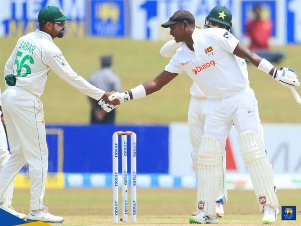 ಆಡುವ ಬಳಗಗಳು 