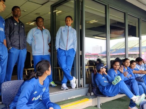 ಭಾರತ ಆಡುವ ಬಳಗ