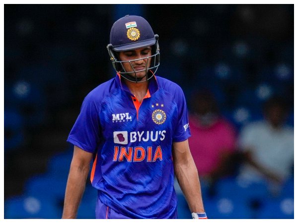 ಶತಕಕ್ಕೆ ಅಭಿನಂದನೆ ಸಲ್ಲಿಸಿದ ಆರ್‌ಸಿಬಿ