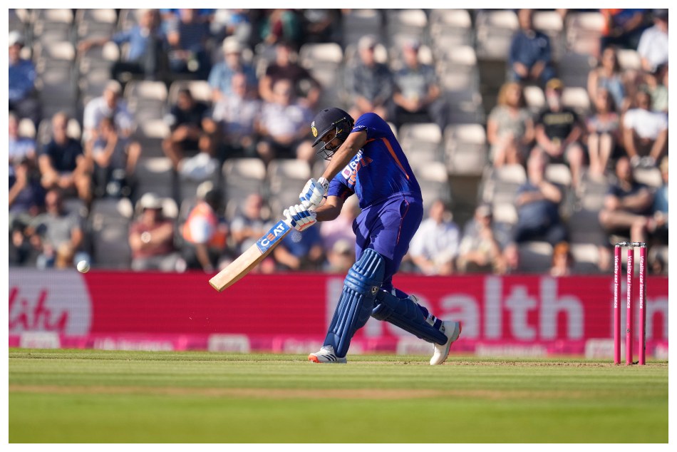 ಟಿ20 ಕ್ರಿಕೆಟ್‌ನಲ್ಲಿ 300 ಬೌಂಡರಿ ಸಿಡಿಸಿದ ಮೊದಲ ಭಾರತೀಯ ರೋಹಿತ್