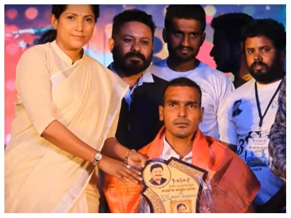 ಸನೋಜ್ ವಿ.ಆರ್ ಪ್ರಶಸ್ತಿಗಳು