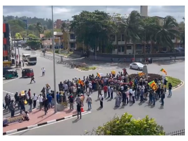 ಶ್ರೀಲಂಕಾದಲ್ಲಿ ಅರಾಜಕ ಪರಿಸ್ಥಿತಿ