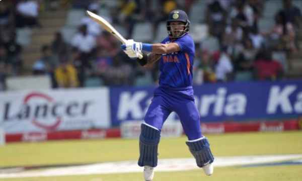 ಎರಡು ತಂಡಗಳ ಸ್ಕ್ವಾಡ್‌ಗಳು