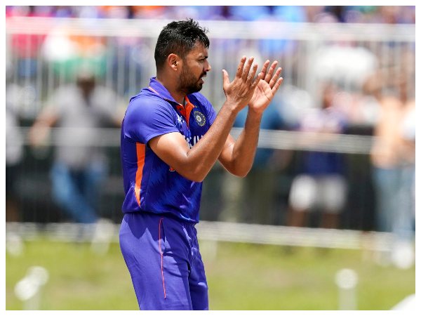 ಆವೇಶ್‌ಗಿಂತ ಶಮಿ ಮುಂದೆ