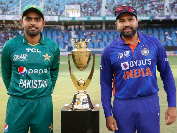 IND vs PAK: Dinesh Karthik Replaces Of Rishabh Pant In The Playing XI: What Did Say Rohit Sharma? 