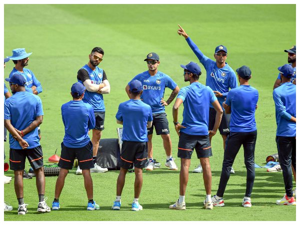 ಸಂಭಾವ್ಯ ಆಡುವ ಬಳಗ