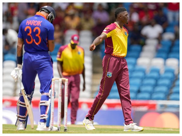 ವೆಸ್ಟ್ ಇಂಡೀಸ್ ಆಡುವ ಬಳಗ