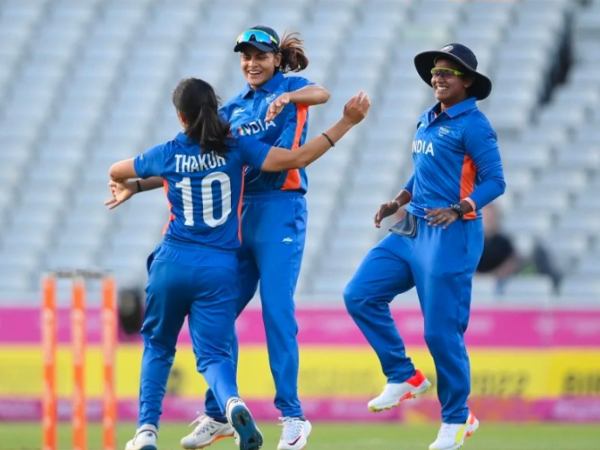 ಮತ್ತೆ ನಾಲ್ಕು ವಿಕೆಟ್ ಪಡೆದು ಮಿಂಚಿದ ರೇಣುಕಾ ಸಿಂಗ್