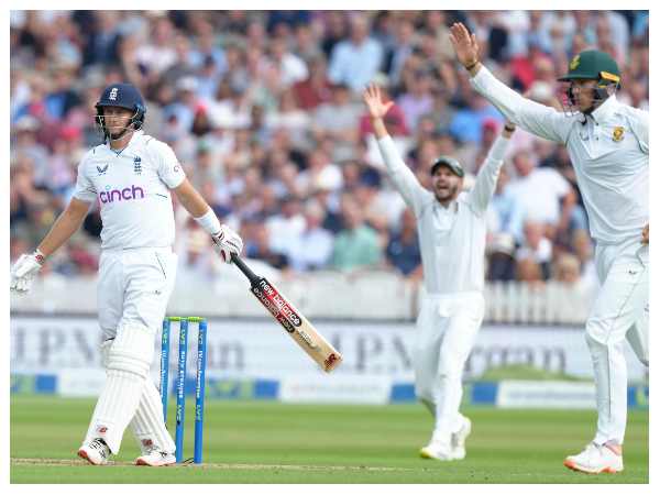 ಮೊದಲ ದಿನದಾಟದಲ್ಲಿ ಮುಗ್ಗರಿಸಿದ್ದ ಇಂಗ್ಲೆಂಡ್ ಮೊದಲ ದಿನದಾಟದಲ್ಲಿ ಮುಗ್ಗರಿಸಿದ್ದ ಇಂಗ್ಲೆಂಡ್