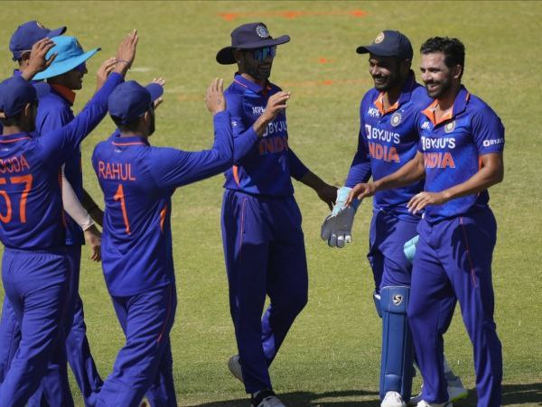 ಆಡುವ ಬಳಗ