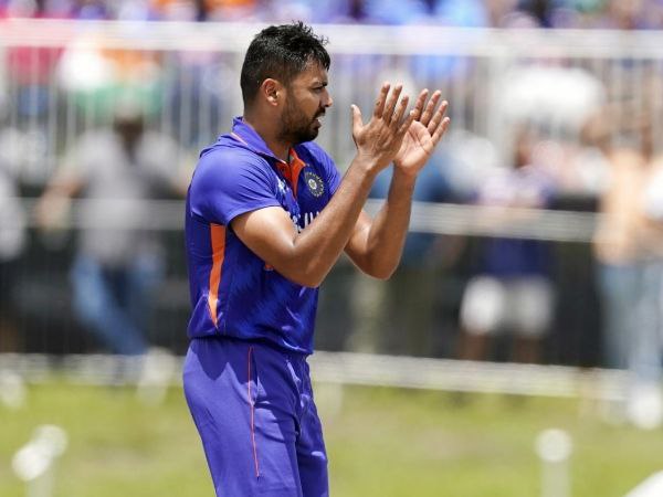 1. ಅವೇಶ್ ಖಾನ್