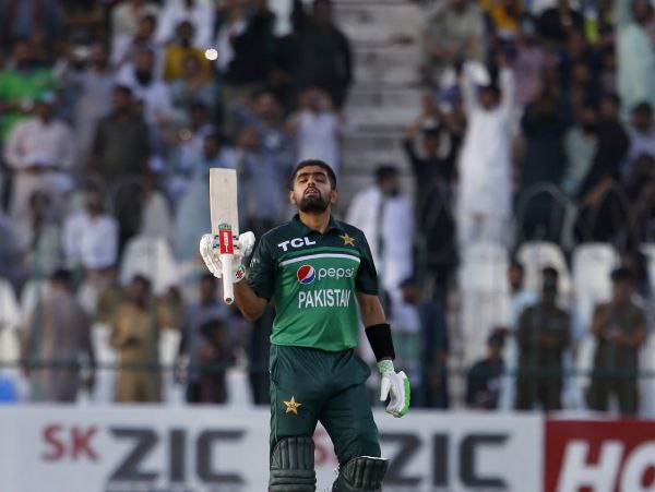 ಅಜಮ್ ಅವರನ್ನು ಮೊದಲು ಭೇಟಿಯಾದದ್ದನ್ನು ಮೆಲುಕು ಹಾಕಿದ ಕೊಹ್ಲಿ