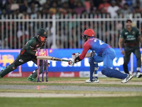 ಬಾಂಗ್ಲಾದೇಶ ಮತ್ತು ಅಫ್ಘಾನಿಸ್ತಾನ ಆಡುವ ಬಳಗಗಳು