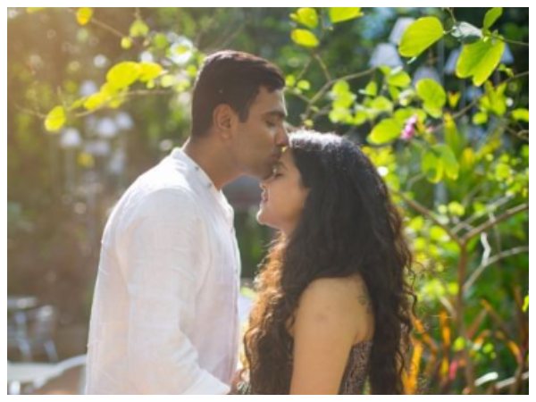 ವೈವಾಹಿಕ ಜೀವನಕ್ಕೆ ಕಾಲಿಟ್ಟ ಜೋಡಿ