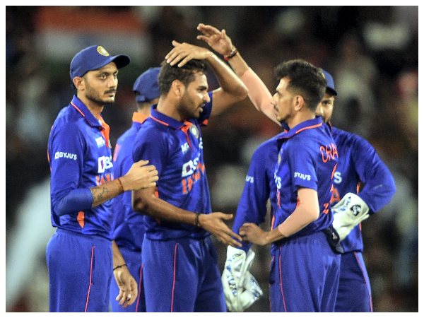 ಭುವಿ ಎರಡು ಓವರ್ ಬಾಕಿಯಿತ್ತು