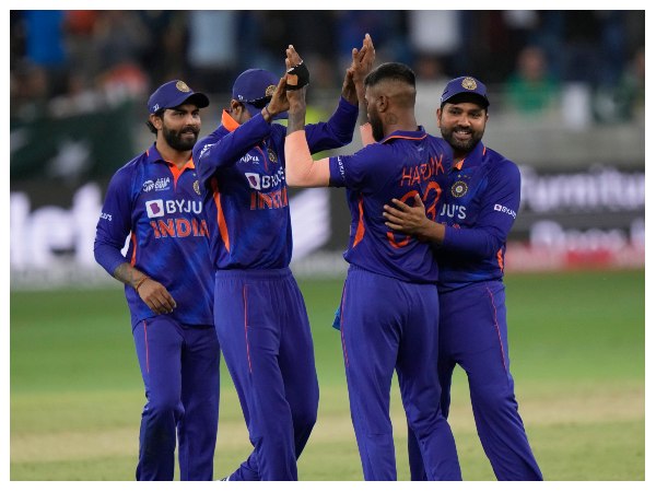 ಇತ್ತಂಡಗಳ ಸಂಪೂರ್ಣ ಸ್ಕ್ವಾಡ್