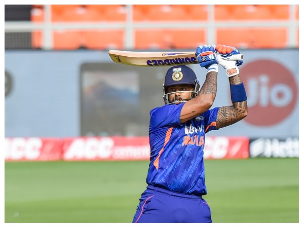 'SKY' 360 ಡಿಗ್ರಿ ಆಟಗಾರ ಎಂದ ಅಕ್ರಮ್