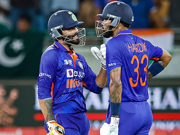 ರವೀಂದ್ರ ಜಡೇಜಾ- ಹಾರ್ದಿಕ್ ಪಾಂಡ್ಯ 52 ರನ್‌ಗಳ ಜೊತೆಯಾಟ