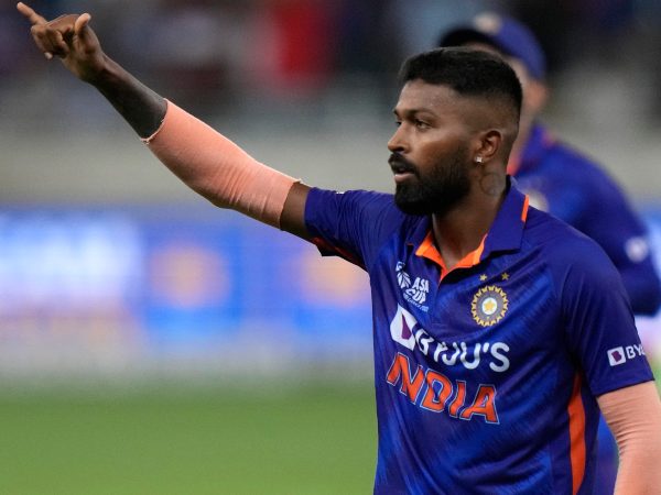 'ಚಾಂಪಿಯನ್' ಹಾರ್ದಿಕ್ ಪಾಂಡ್ಯ ಎಂದ ವಿರಾಟ್ ಕೊಹ್ಲಿ 'ಚಾಂಪಿಯನ್' ಹಾರ್ದಿಕ್ ಪಾಂಡ್ಯ ಎಂದ ವಿರಾಟ್ ಕೊಹ್ಲಿ