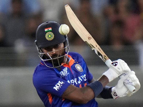 ಪಂದ್ಯದ ದಿಕ್ಕು ಬದಲಿಸಿದ ಬಾಬರ್ ಅಜಂ ವಿಕೆಟ್ ಪಂದ್ಯದ ದಿಕ್ಕು ಬದಲಿಸಿದ ಬಾಬರ್ ಅಜಂ ವಿಕೆಟ್