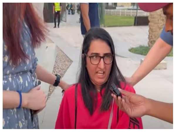 ಪಾಕಿಸ್ತಾನದ ವಿಕಲಚೇತನ ಅಭಿಮಾನಿಯನ್ನ ಭೇಟಿ ಮಾಡಿದ ಕೊಹ್ಲಿ