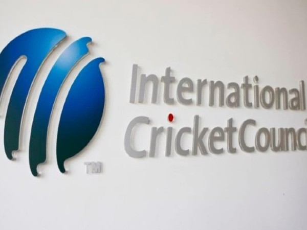 ಎಂಜಲು ಹಚ್ಚುವುದನ್ನು ನಿಷೇಧಿಸಿದ ಐಸಿಸಿ