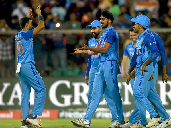 ಆರಂಭದಲ್ಲಿ ಪಿಚ್‌ನಲ್ಲಿ ಸ್ವಲ್ಪ ತೇವಾಂಶ ಇತ್ತು