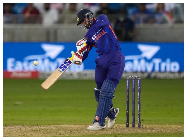 ಮಧ್ಯಮ ಓವರ್‌ಗಳಲ್ಲಿ ಚುರುಕಿಲ್ಲದ ಬ್ಯಾಟಿಂಗ್